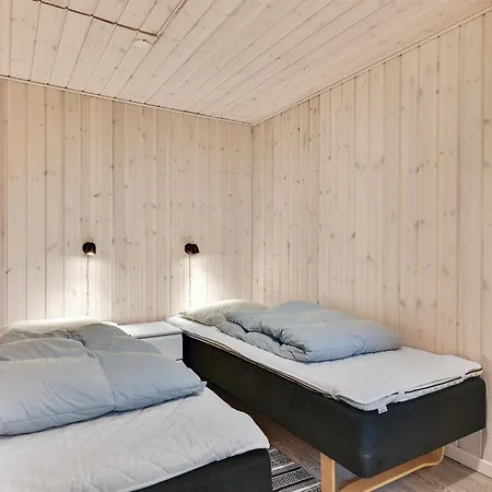 Loi - 200m From The Sea By Interhome